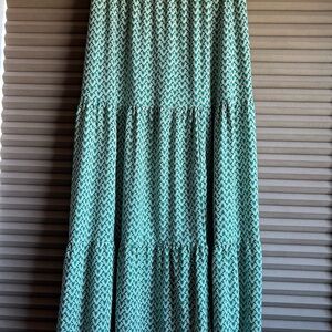 🦋Comfy, stretchy SPRINGY Green Skirt